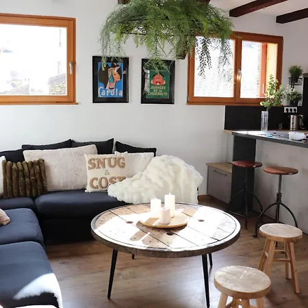 Le De La Riviere Apartment