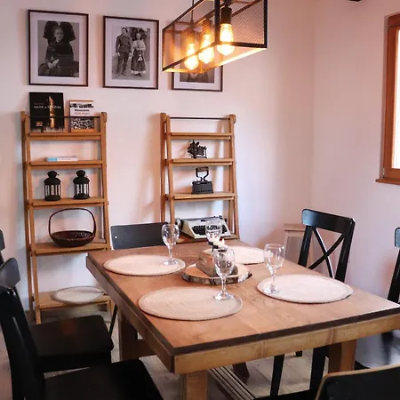 Le De La Riviere Apartment